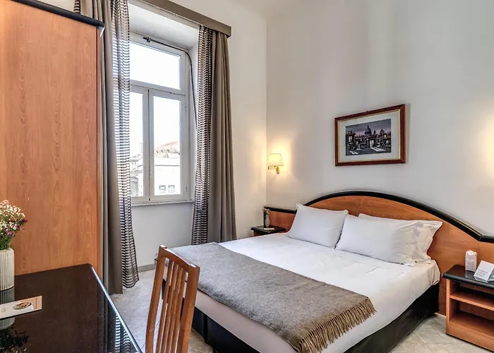 Hotel Sonya 3*